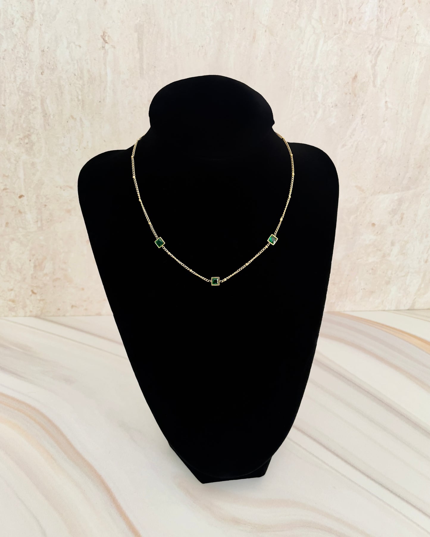 Collar Helena