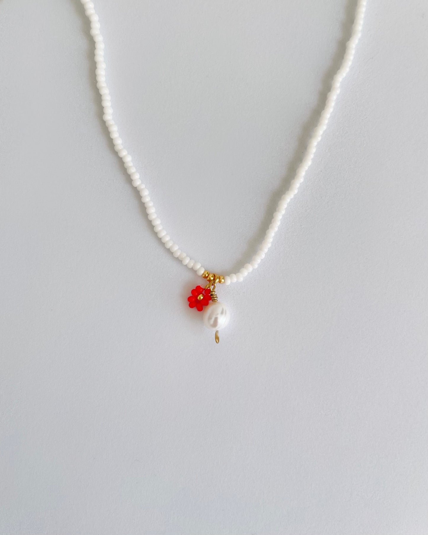 Collar Lily